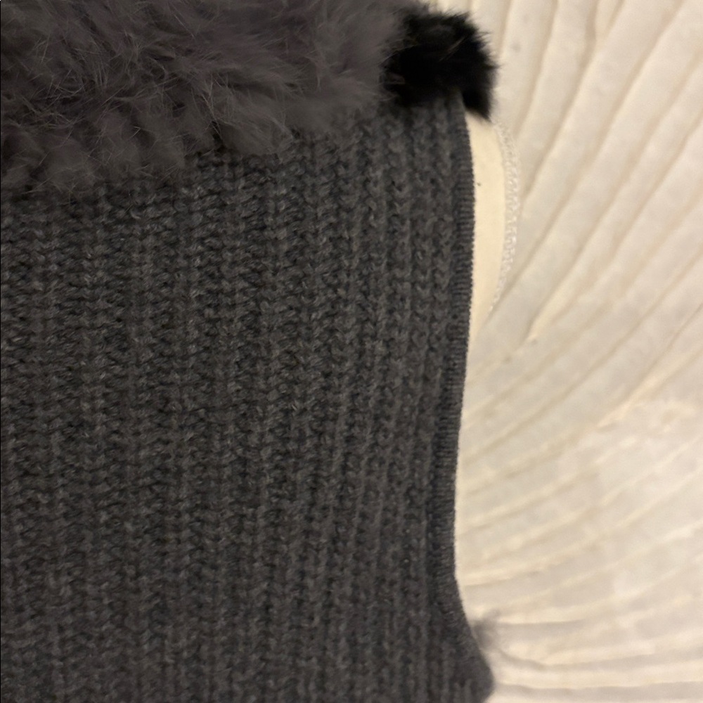 100% Rabbit Fur & Cashmere Bloomingdale’s Top/Vest - Picture 4 of 13